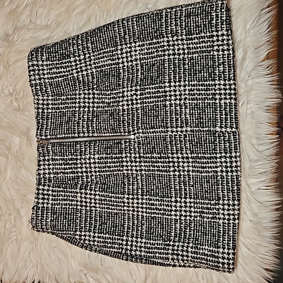 H&M Divided Wrap Front Checked Mini Skirt – Size 8 (NWT) - Picture 4 of 7